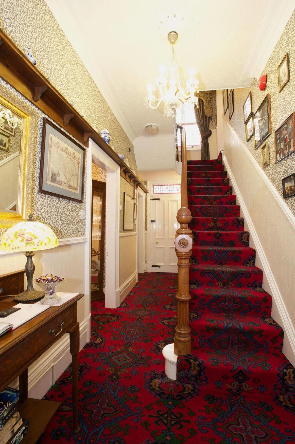 Barbican House Йорк Екстериор снимка